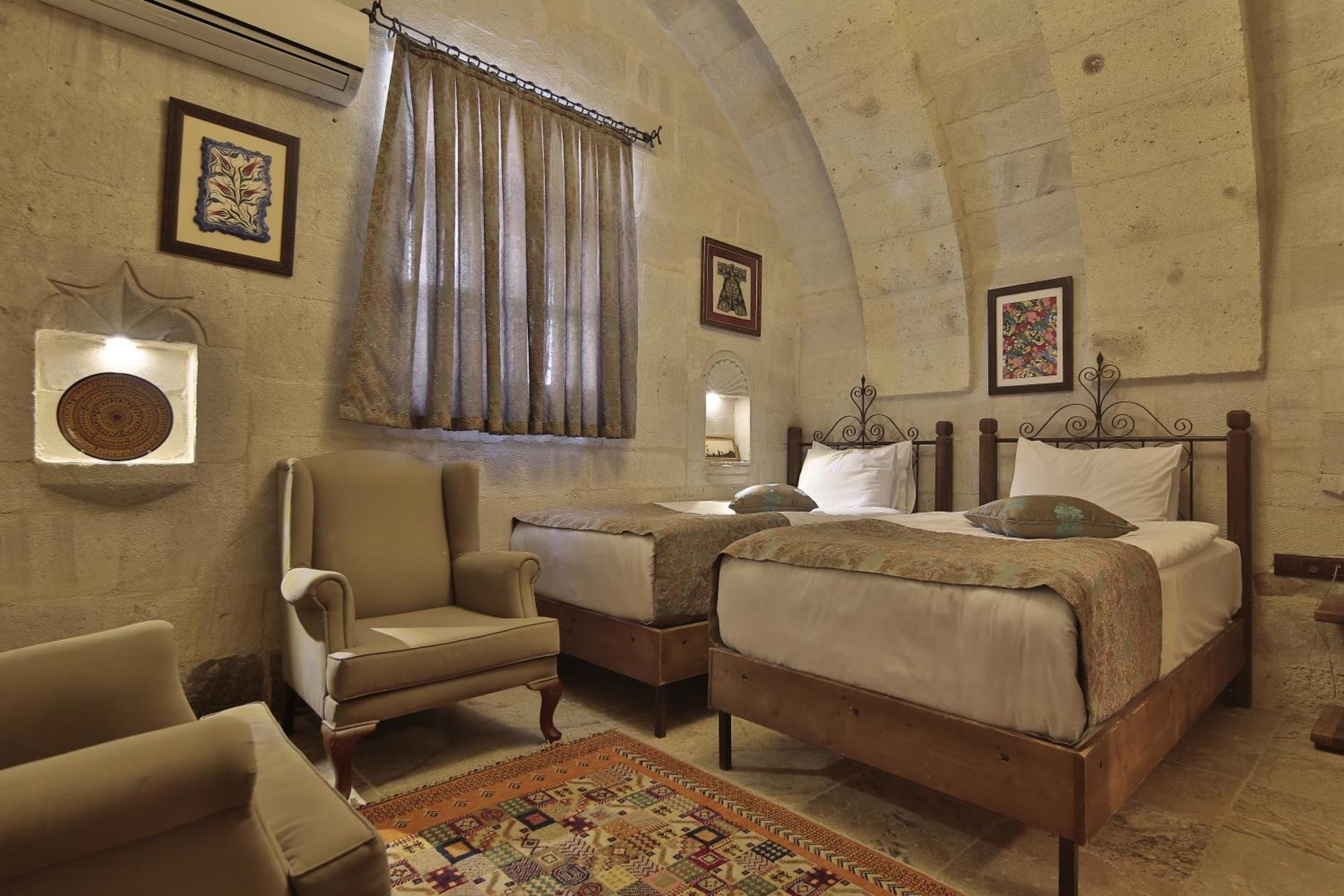 Aren Cave And Art Gallery Hotel