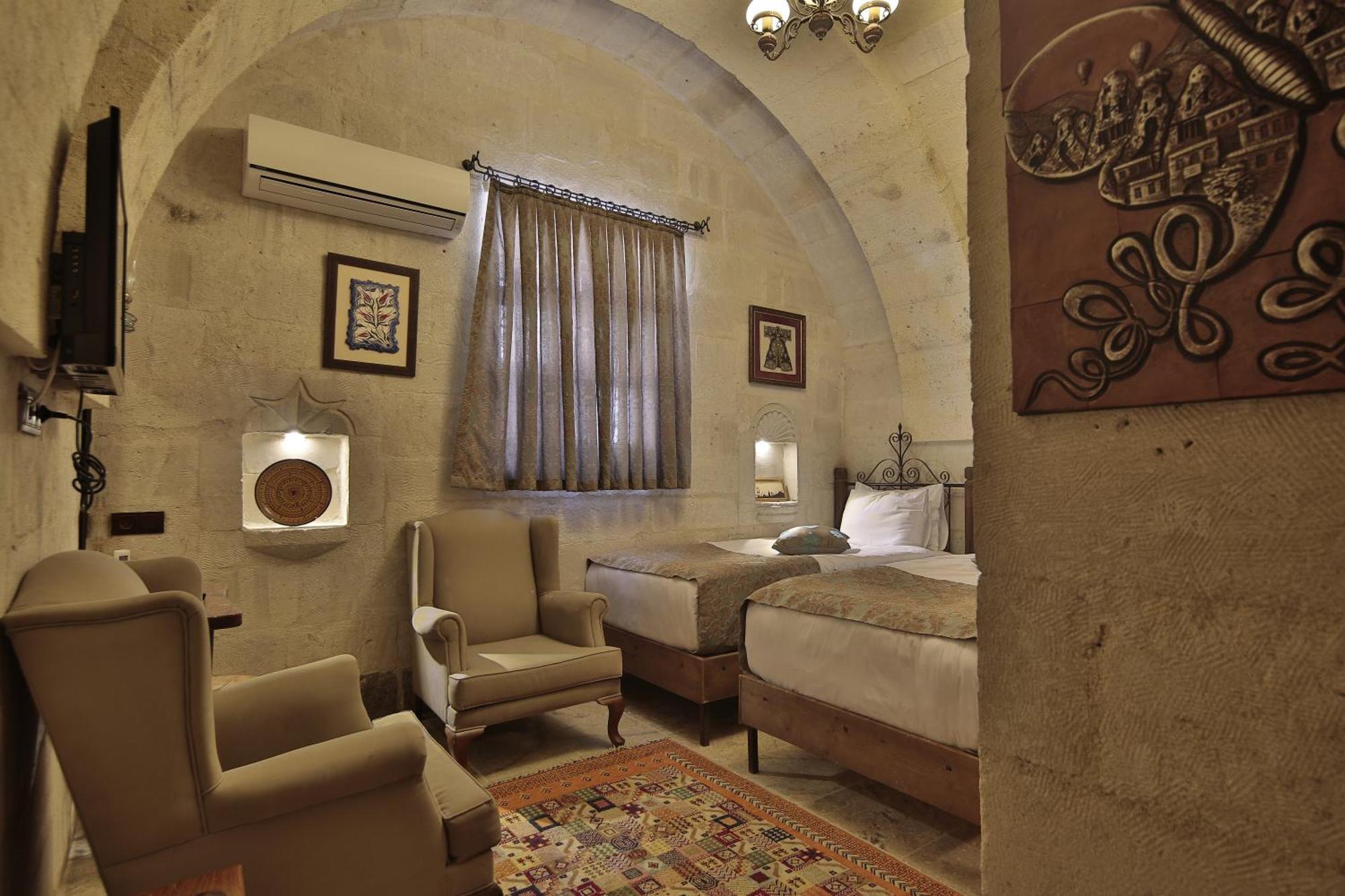 Hotel Aren Cave And Art Gallery 2*