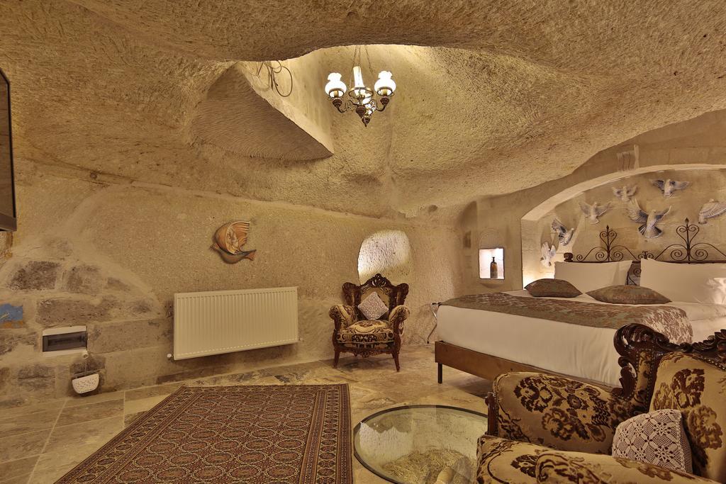 Hotel Aren Cave And Art Gallery